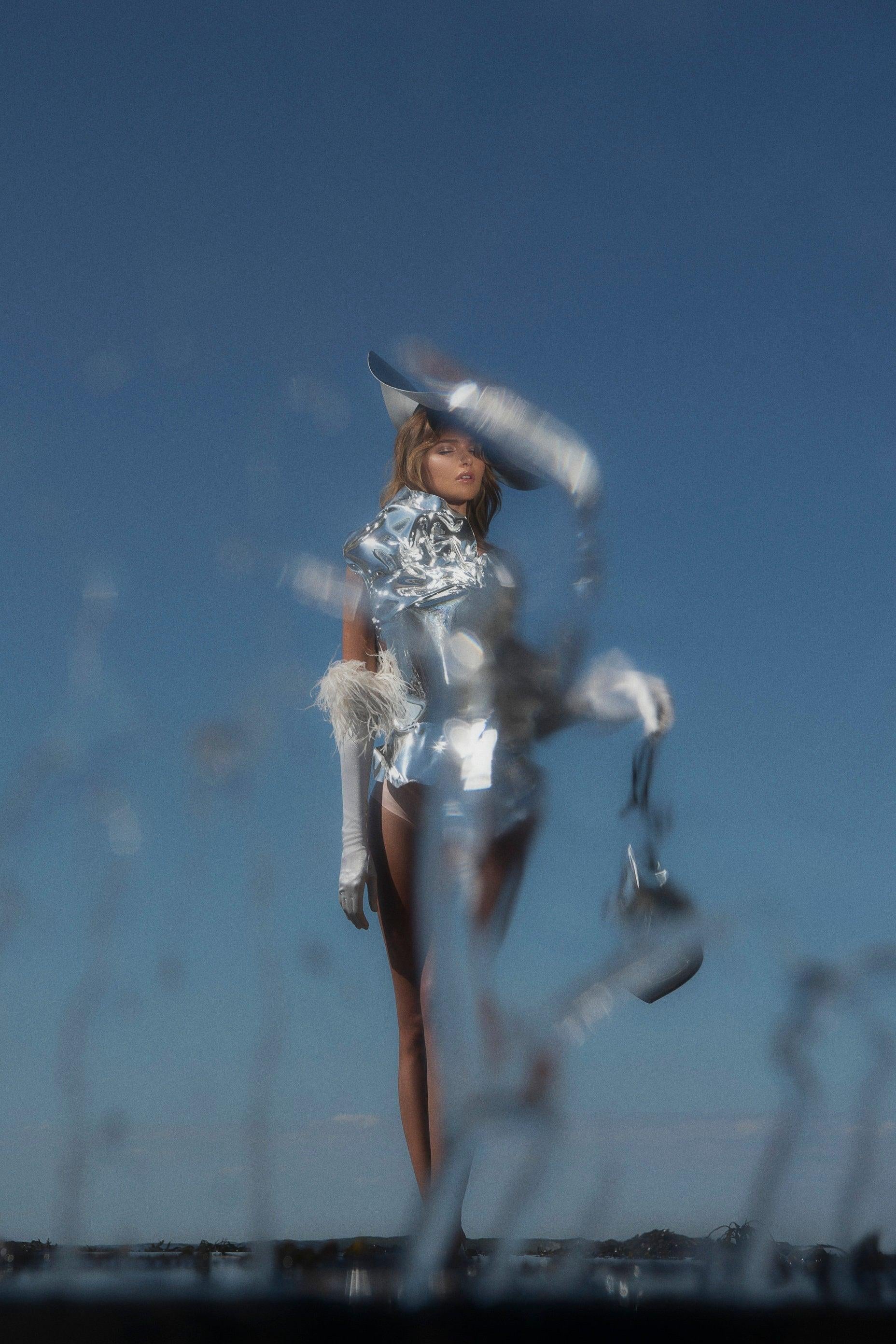 L'Officiel Vietnam-Cornelia James