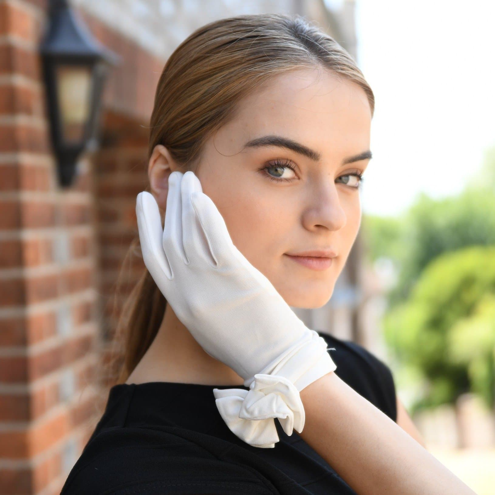 Giselle | Silk Glove with Bow-Cornelia James