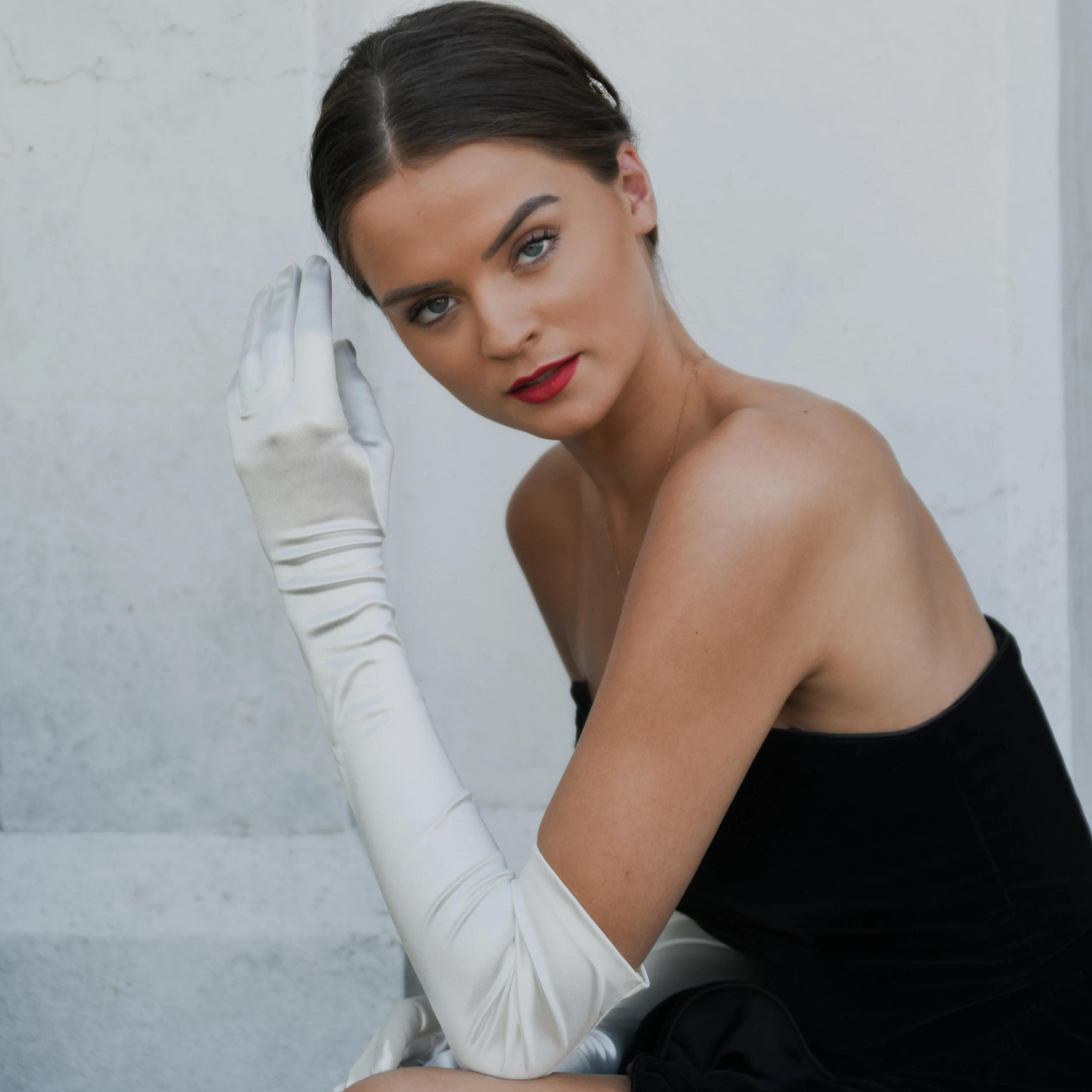 サテン オペラ グローブ - ハーマイオニー – Cornelia James