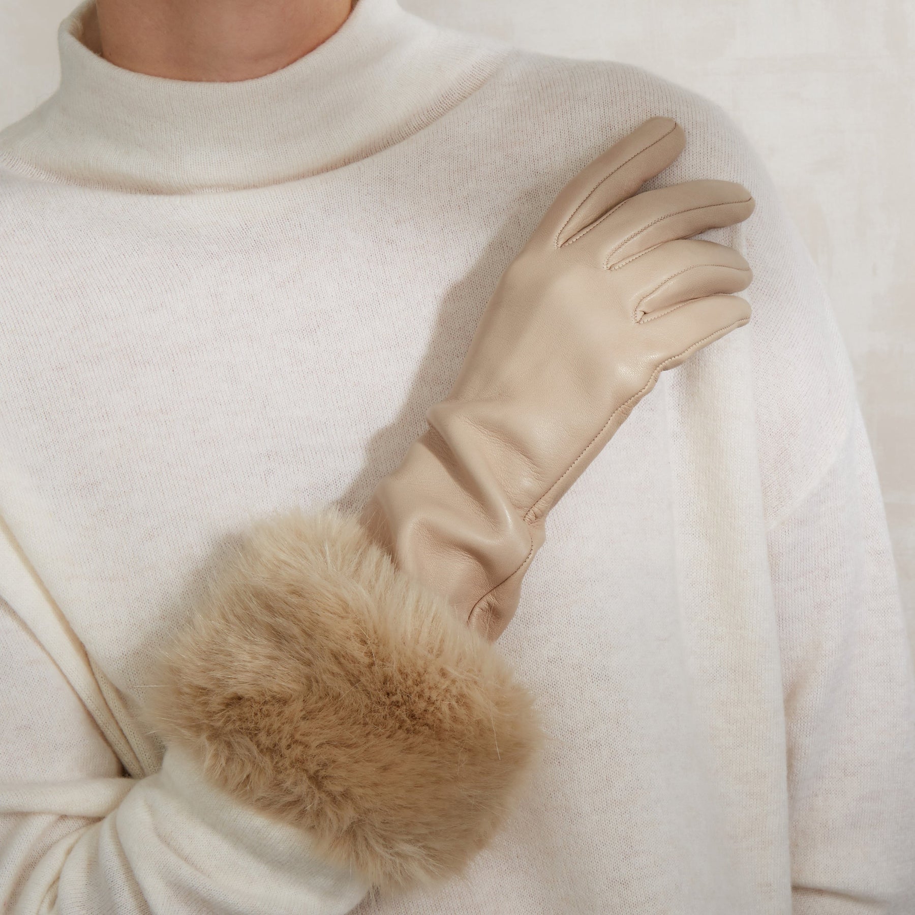Lucie | Leather Glove with Faux Fur Cuff 