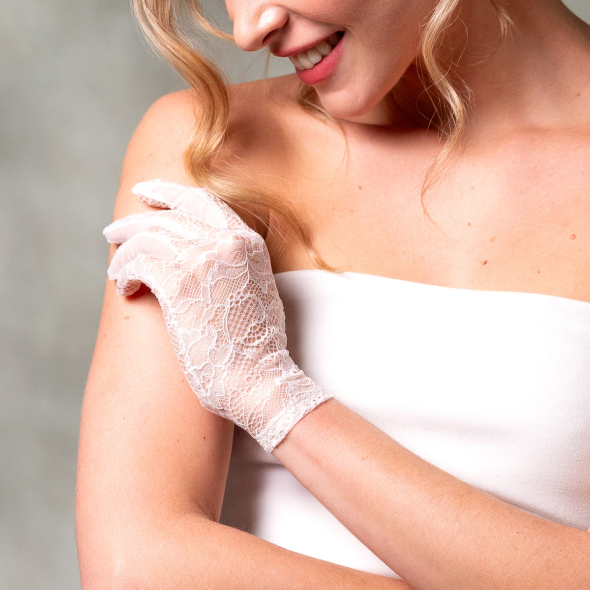 Nancy Bridal Lace Glove