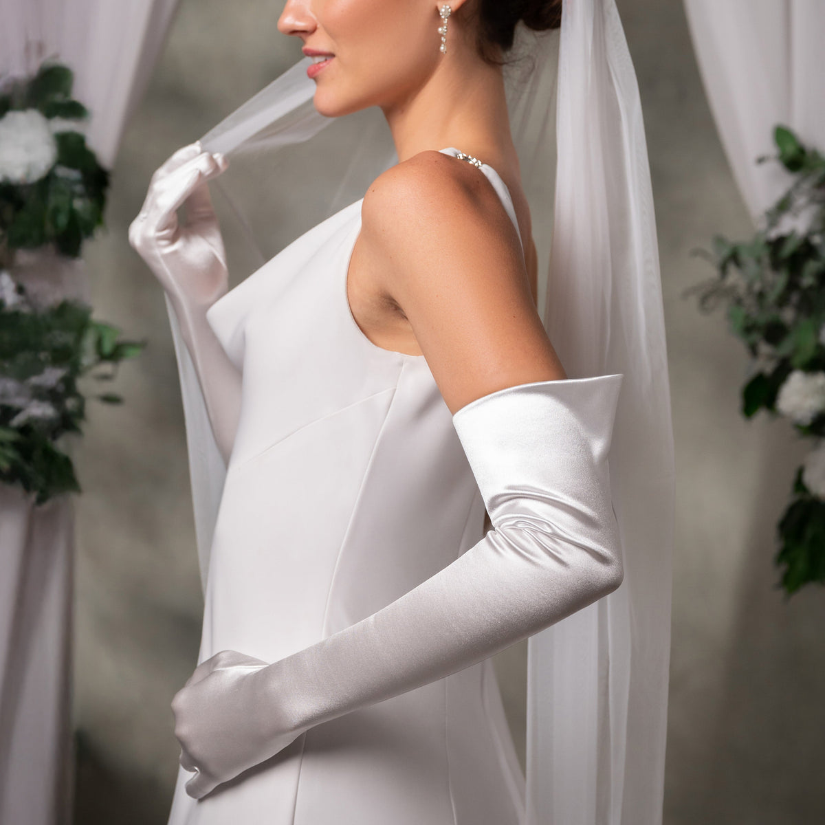 Nicoletta Bridal Satin Opera Glove