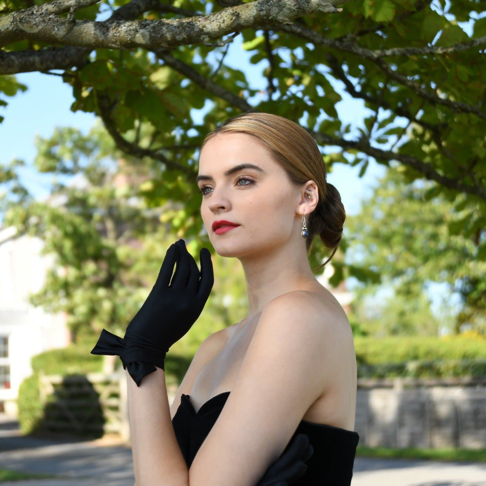 Black Short Satin Gloves - Penelope
