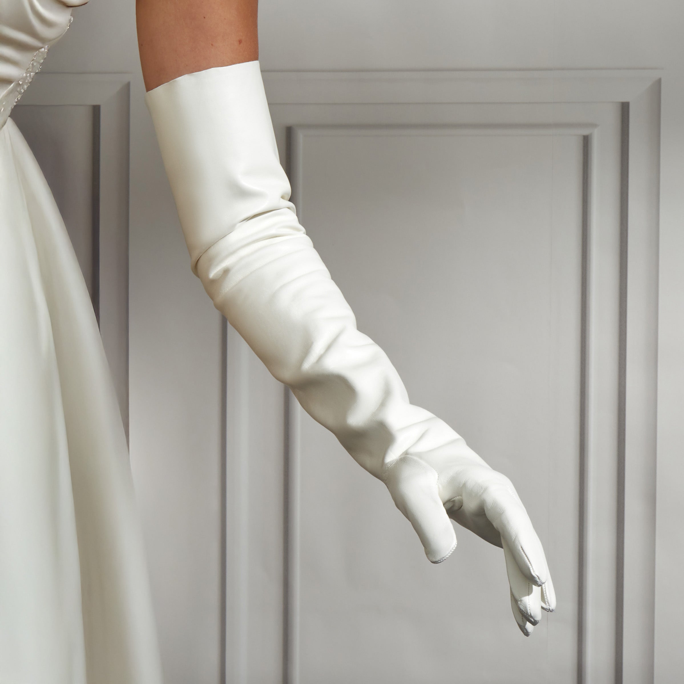 ムスクテール付きレザーオペラグローブ - セヴリーヌ – Cornelia James